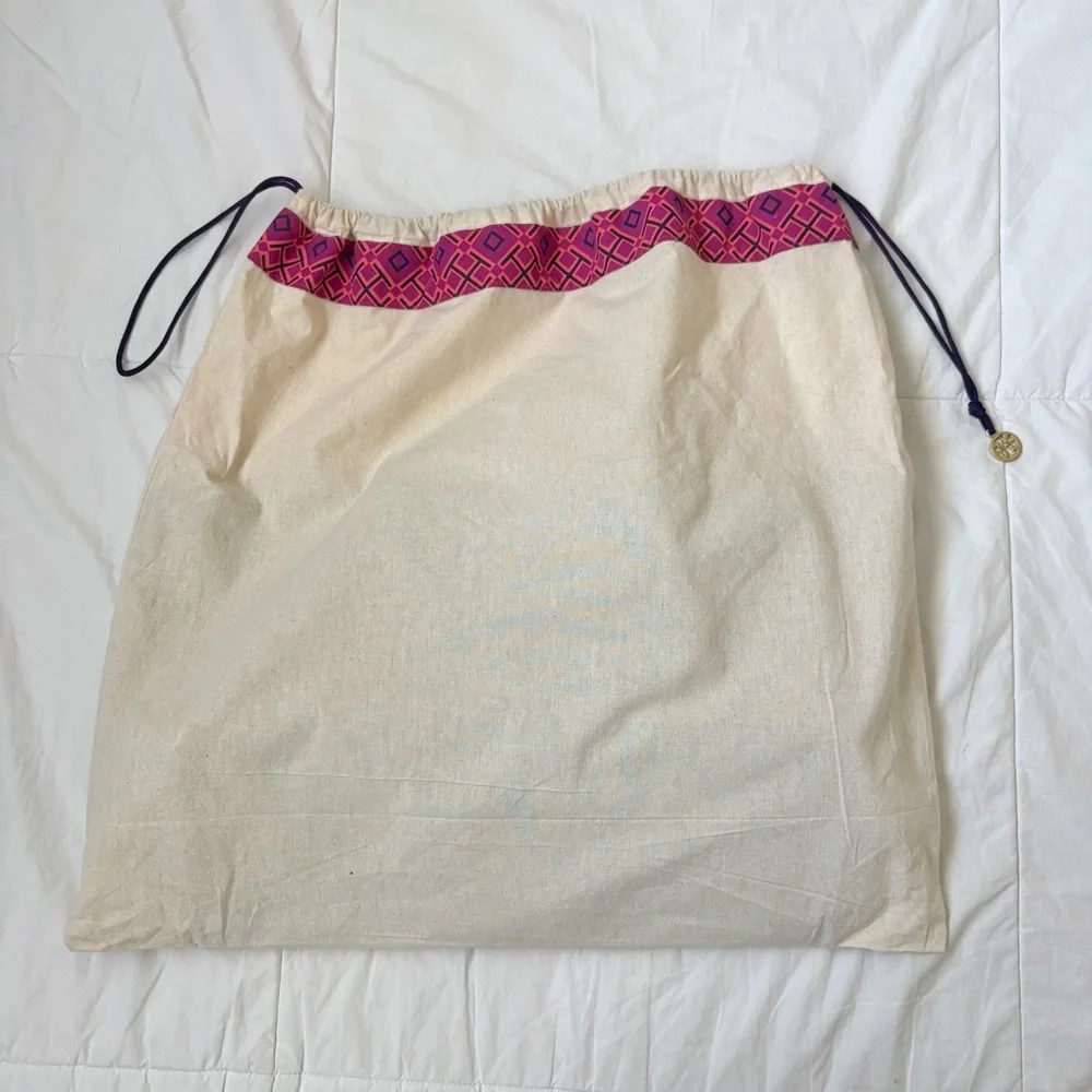 Tory Burch Gemini Link Large Tote (Green) - Picture 9 of 10